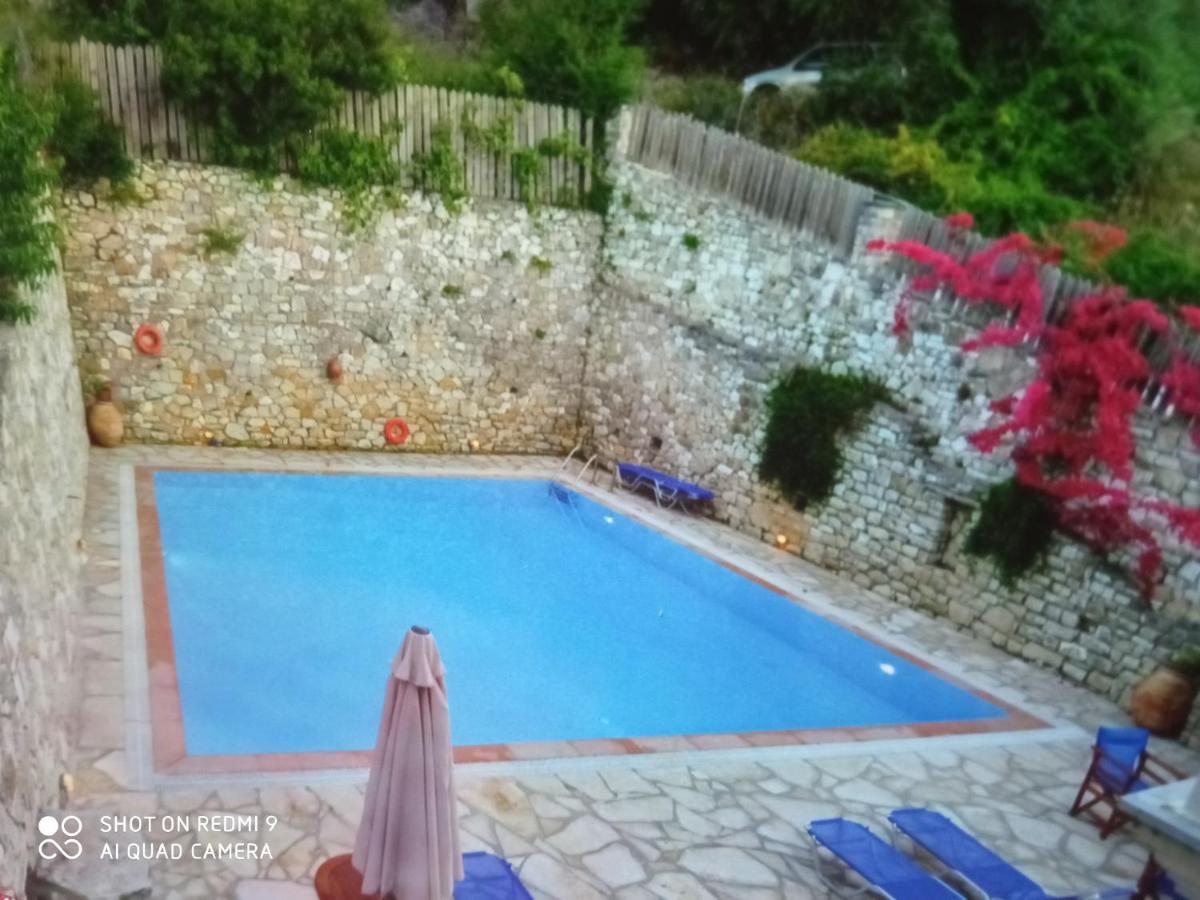 Longós Soustas Apartments מראה חיצוני תמונה