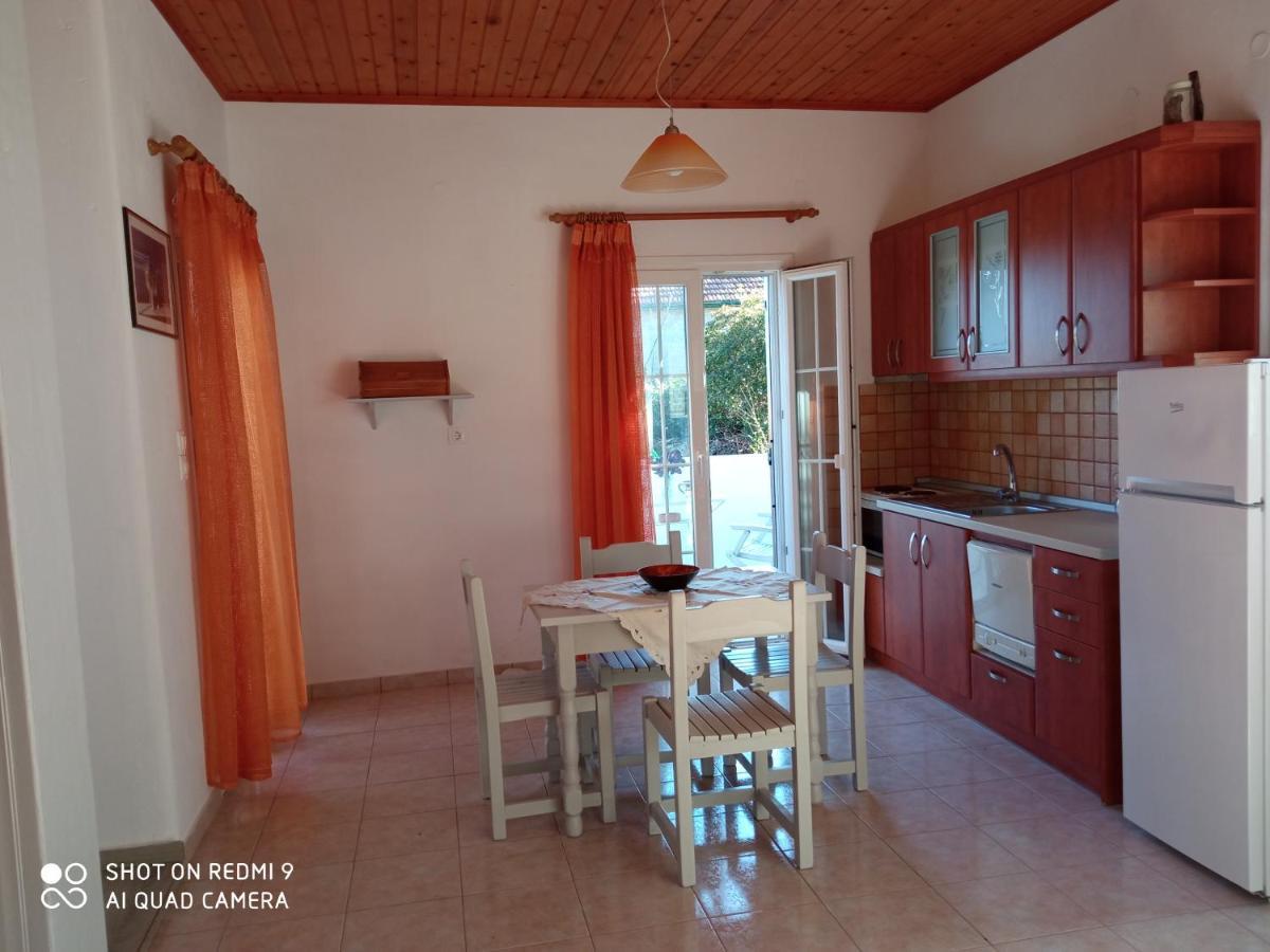 Longós Soustas Apartments מראה חיצוני תמונה