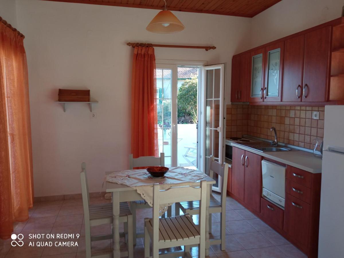 Longós Soustas Apartments מראה חיצוני תמונה