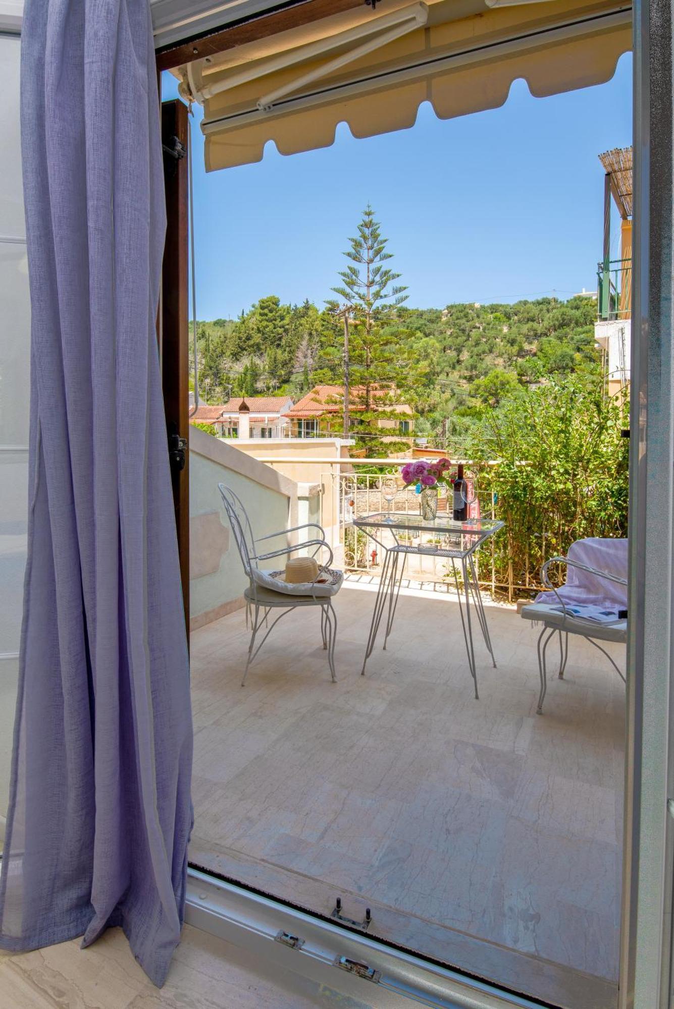 Longós Soustas Apartments מראה חיצוני תמונה