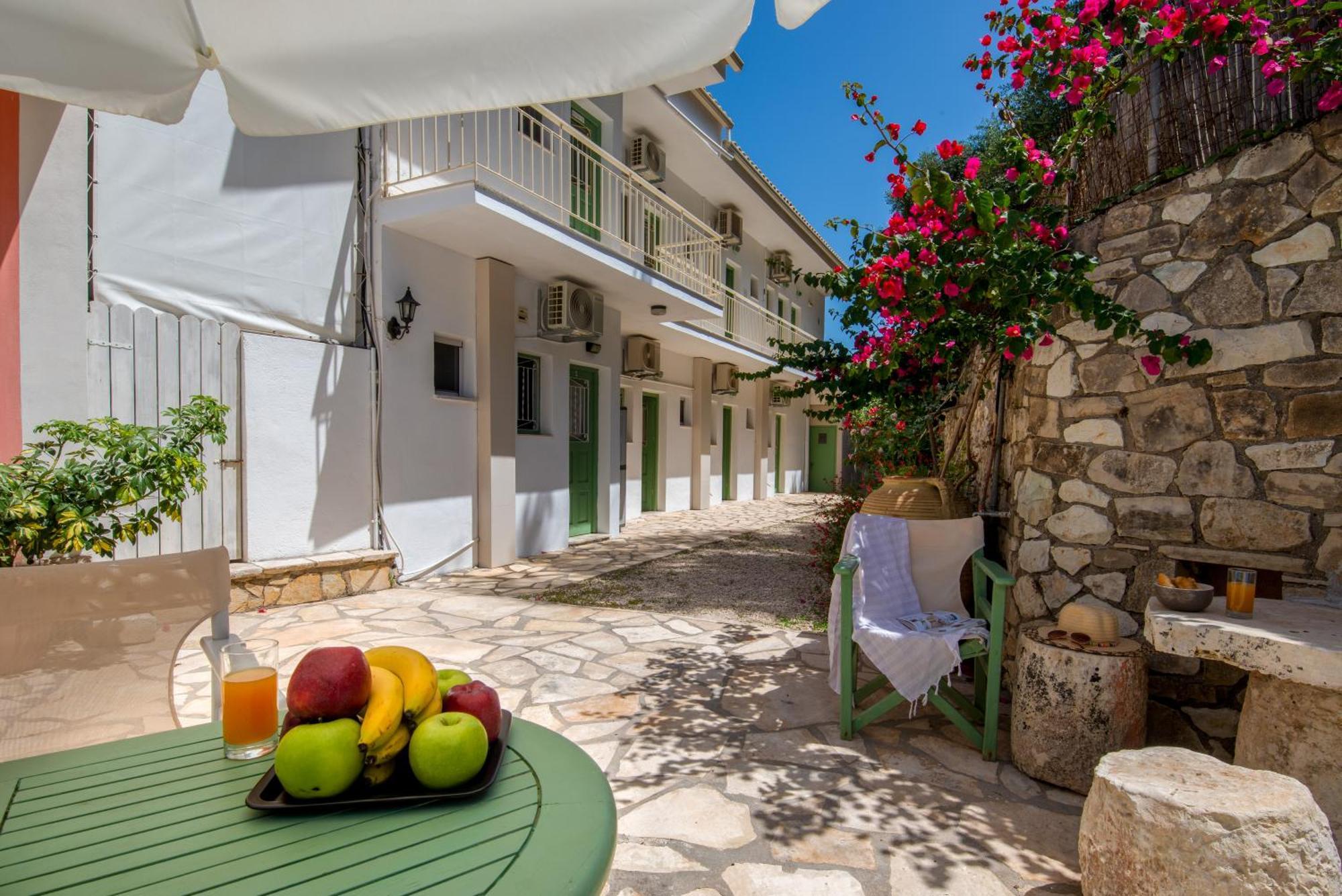 Longós Soustas Apartments מראה חיצוני תמונה