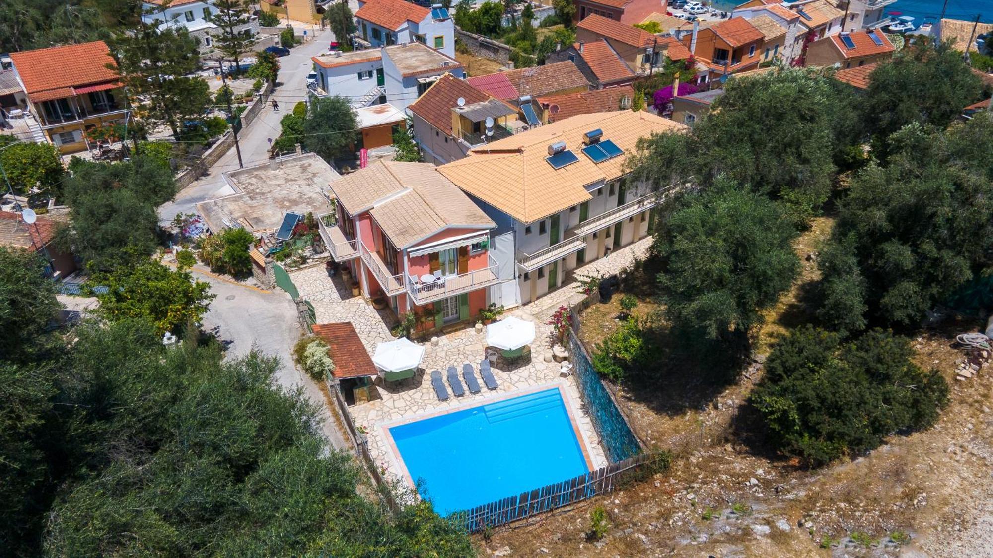 Longós Soustas Apartments מראה חיצוני תמונה